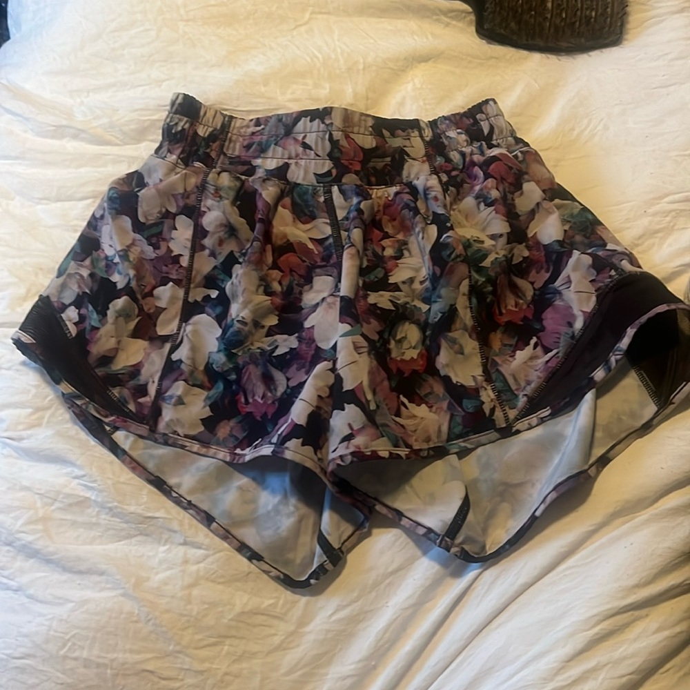 Lululemon size 2 and 4 inch long good condition